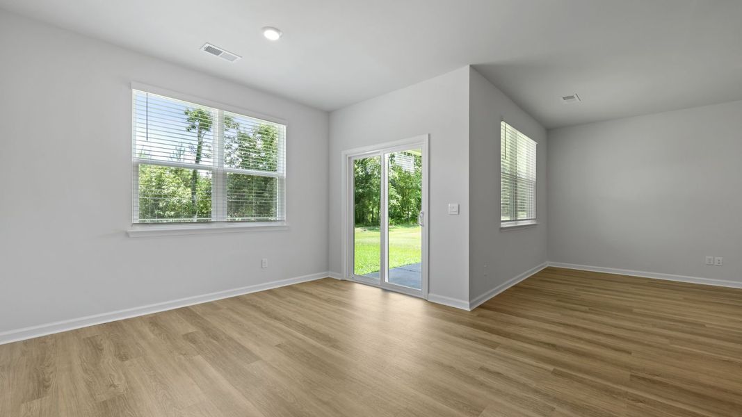 Spacious, unfurnished interior of a new home in Pineview North, Summerville (Image 6).