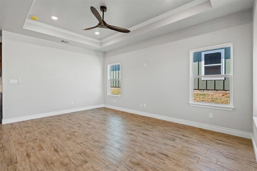 Spacious, unfurnished interior of a new home in , Granbury (Image 17).