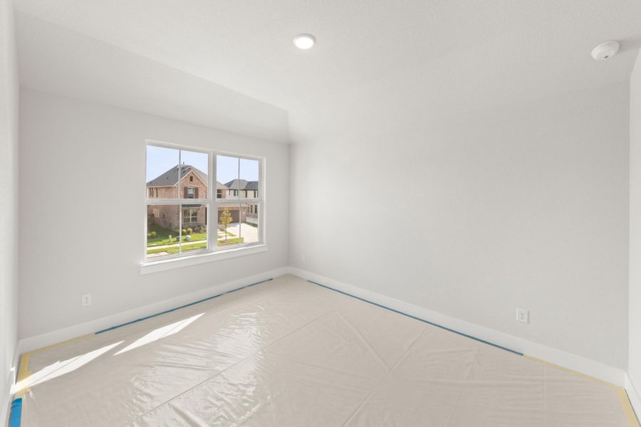 Spacious, unfurnished interior of a new home in Garden Collection at Union Park, Little Elm (Image 22).