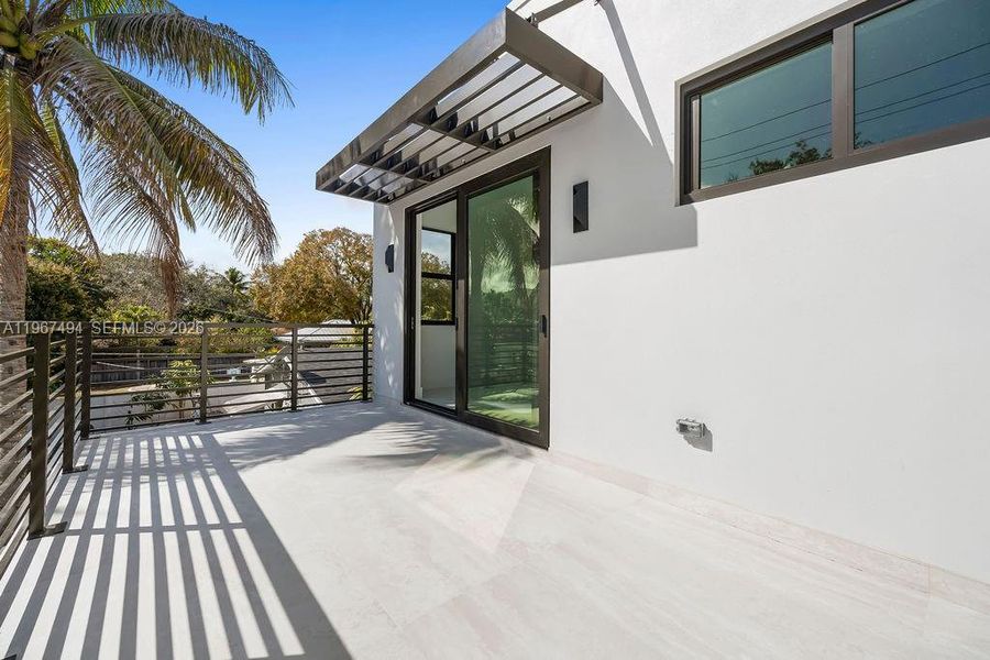 Exterior details and patio area of a home in , Fort Lauderdale (Image 31).