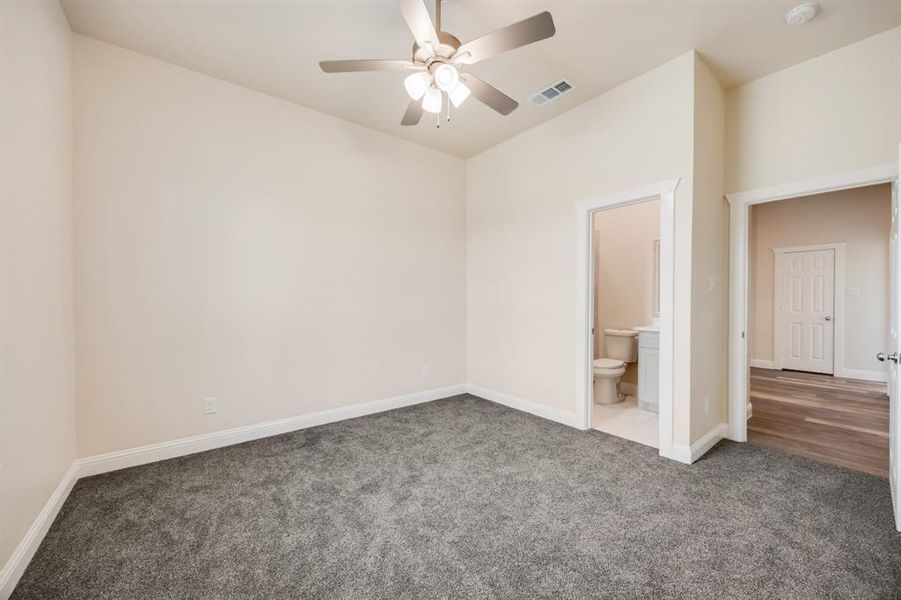 Spacious, unfurnished interior of a new home in , Corsicana (Image 27). Spacious, unfurnished interior of a new home in , Corsicana (Image 27).