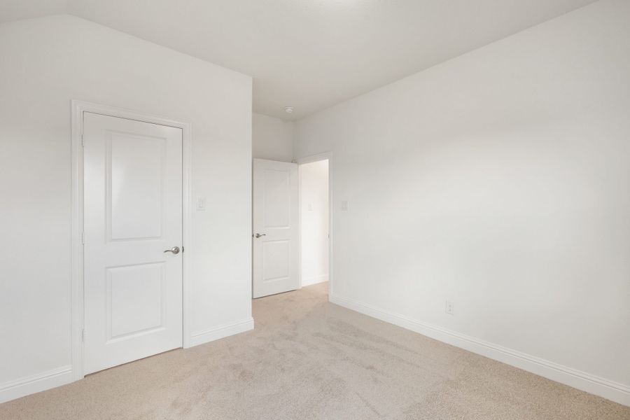 Spacious, unfurnished interior of a new home in Walden Pond, Forney (Image 41).