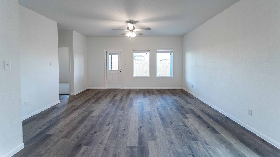 Spacious, unfurnished interior of a new home in Sunset Oaks, Maxwell (Image 14).