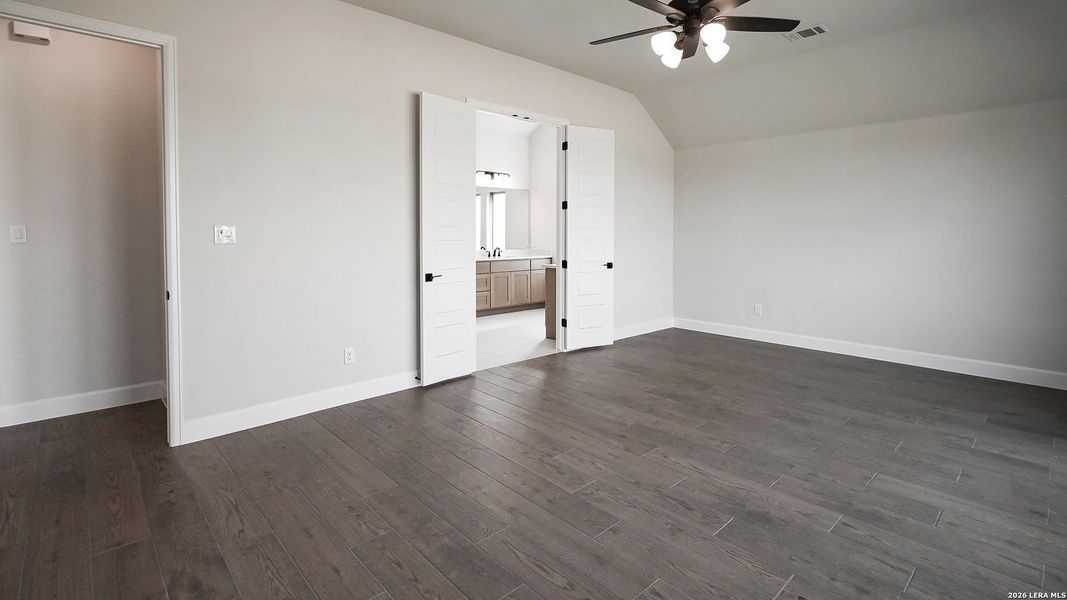 Spacious, unfurnished interior of a new home in Cibolo Valley Heights, Cibolo (Image 23). Spacious, unfurnished interior of a new home in Cibolo Valley Heights, Cibolo (Image 23).