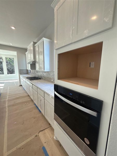 Stainless appliances in Kitchen