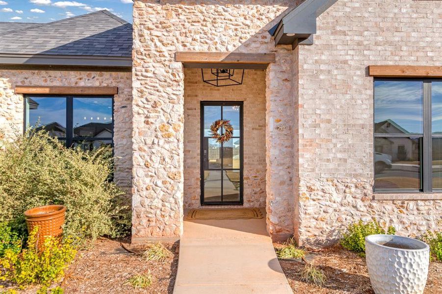 Exterior details and patio area of a home in , Abilene (Image 4).