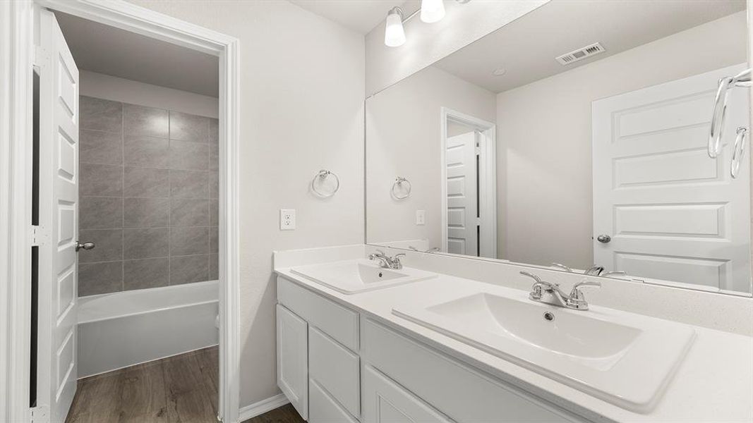 17. 3713 Star Mesa - 2ND Bath