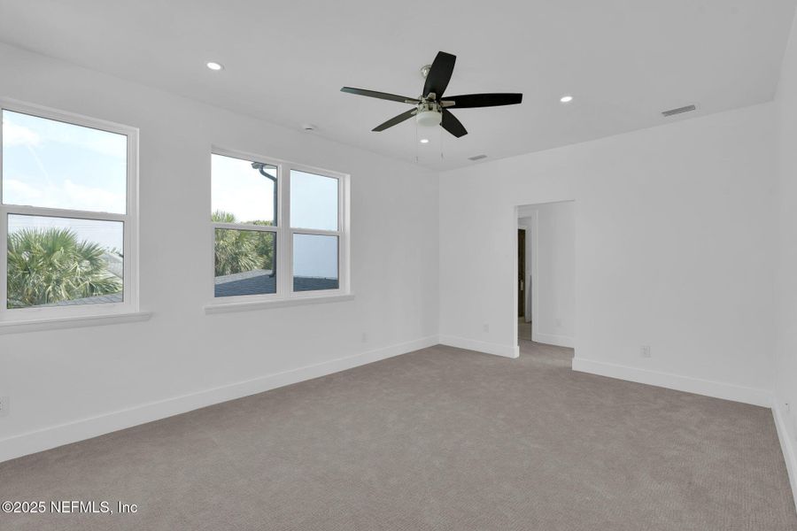 Spacious, unfurnished interior of a new home in , Ormond Beach (Image 19).