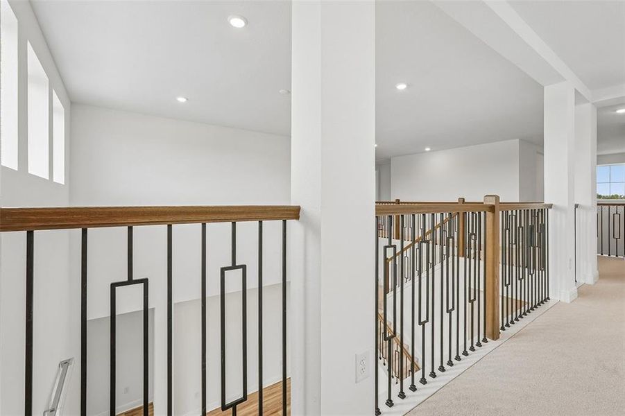 Spacious, unfurnished interior of a new home in Hawkstone, Sarasota (Image 30).