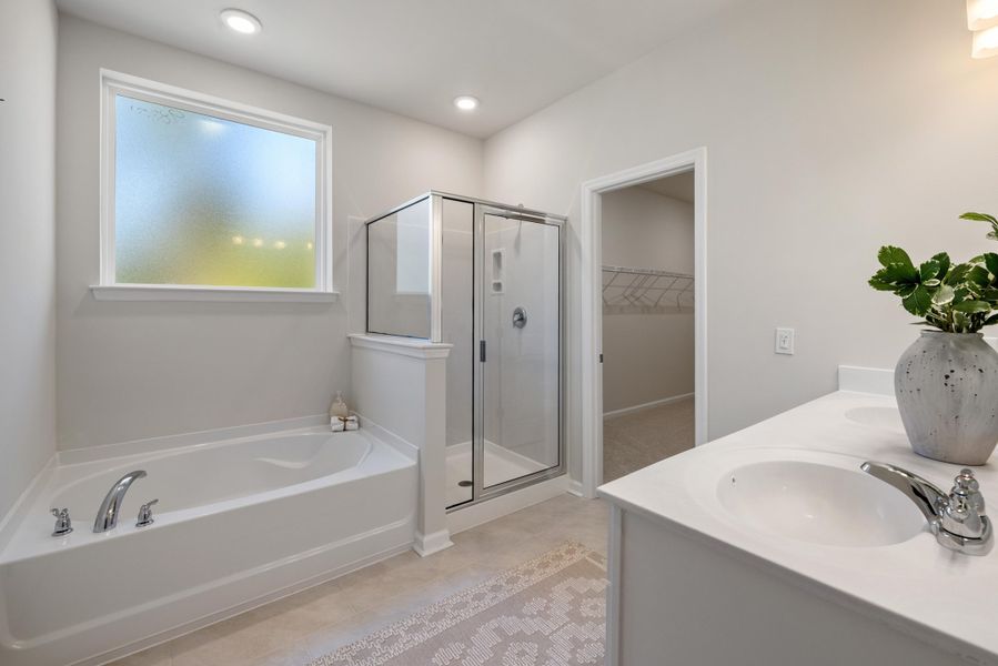 Representative furnished interior of a home built from the Ivy by Beazer Homes in The Oaks, Goose Creek (Image 16).