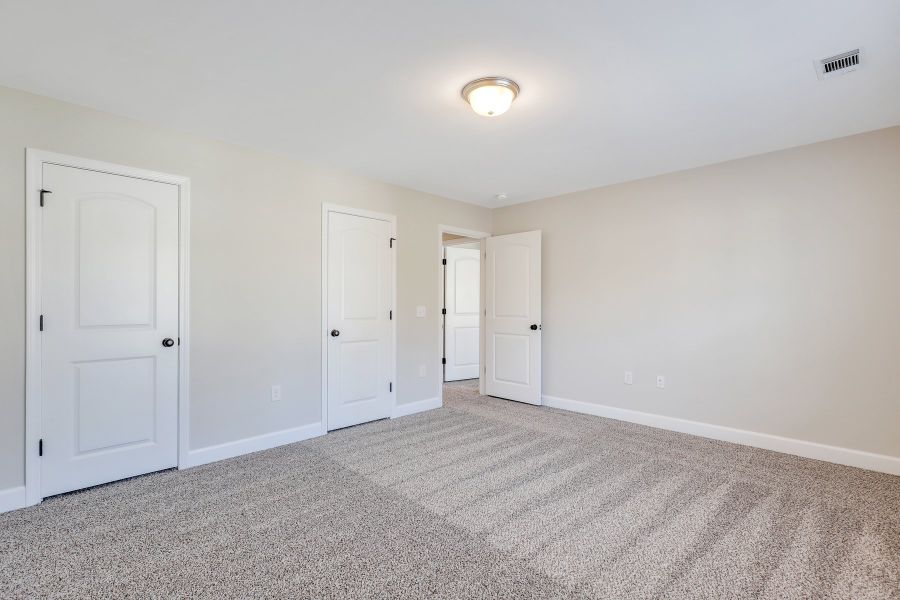 Hatteras – Bedroom 3 with Two Closets