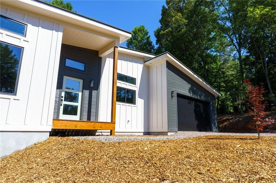 Exterior details and patio area of a home in , Blairsville (Image 23).