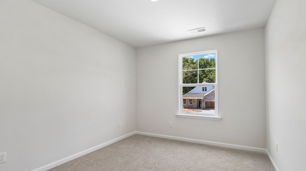 Spacious, unfurnished interior of a new home in Sease's Pond, Gilbert (Image 26).