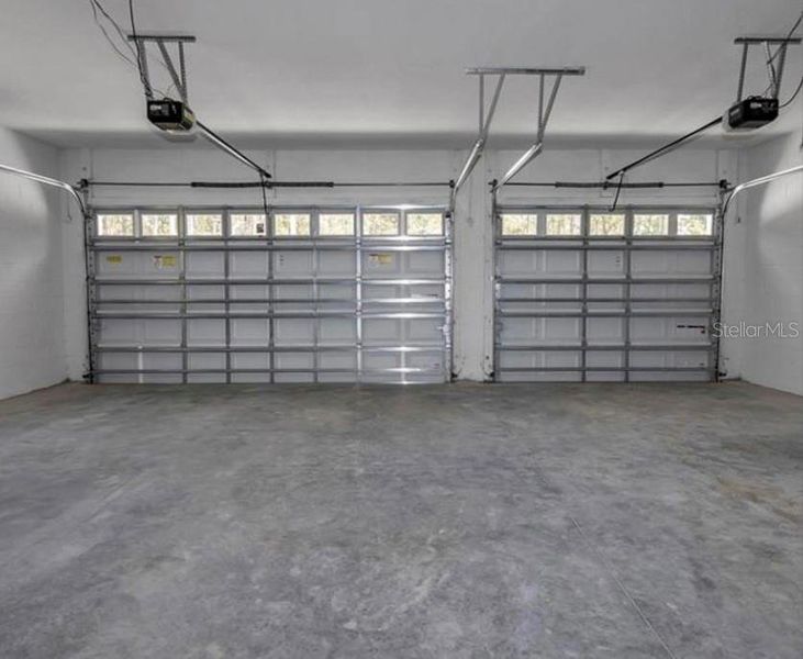 Spacious, unfurnished interior of a new home in , Ocala (Image 15).