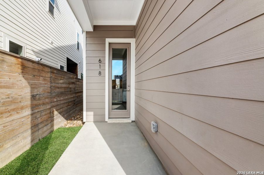 Exterior details and patio area of a home in Town Creek, New Braunfels (Image 4).
