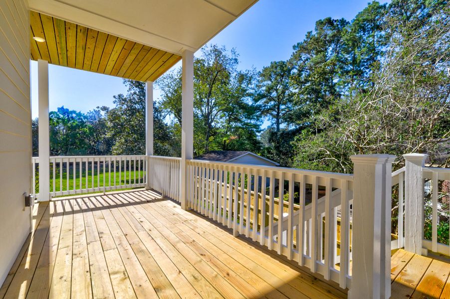 Exterior details and patio area of a home in , Charleston (Image 27).