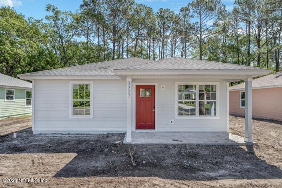 Exterior details and patio area of a home in , Jacksonville (Image 9).