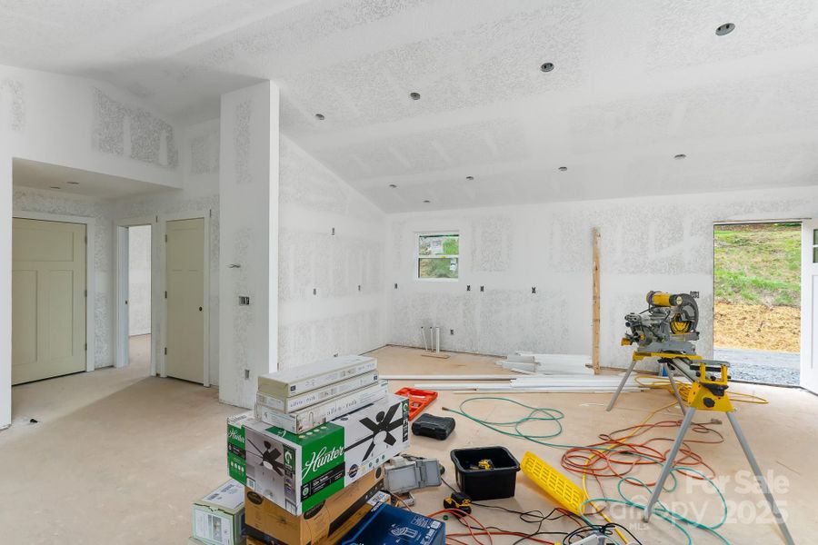 Image 15 of a home in .