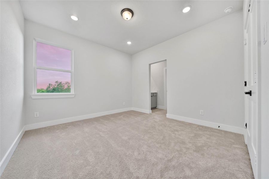 Spacious, unfurnished interior of a new home in , Rosharon (Image 36). Spacious, unfurnished interior of a new home in , Rosharon (Image 36).