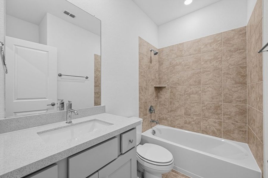 Furnished interior view inside a new home in Madero 50s, Fort Worth (Image 11).