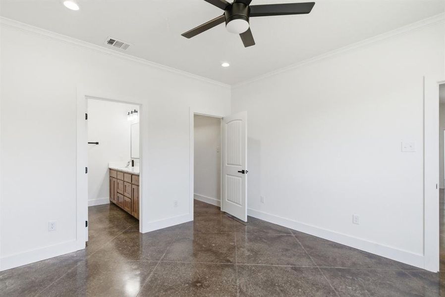 Spacious, unfurnished interior of a new home in , Whitt (Image 27).