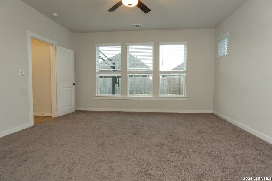 Spacious, unfurnished interior of a new home in Ladera - High Point 45', San Antonio (Image 38).