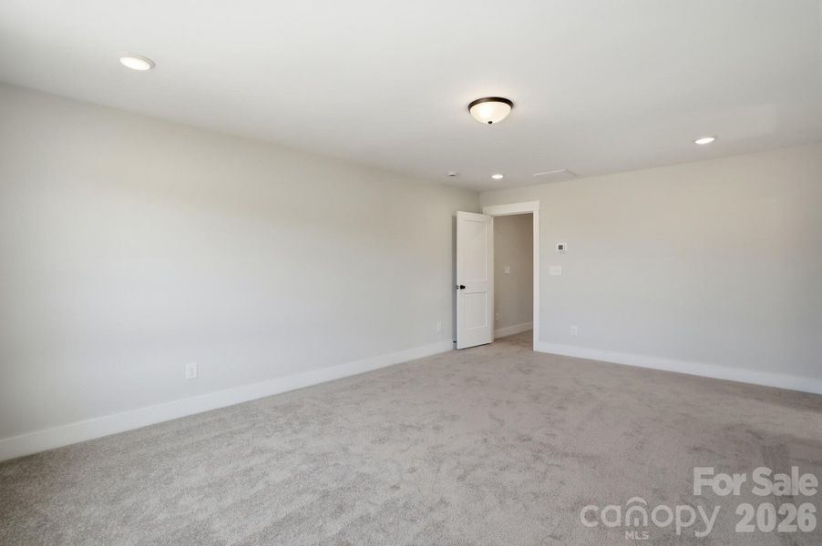 Spacious, unfurnished interior of a new home in Blythe Mill Townhomes, Waxhaw (Image 36).