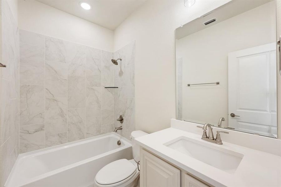 Furnished interior view inside a new home in Rockwood, Mansfield (Image 14).