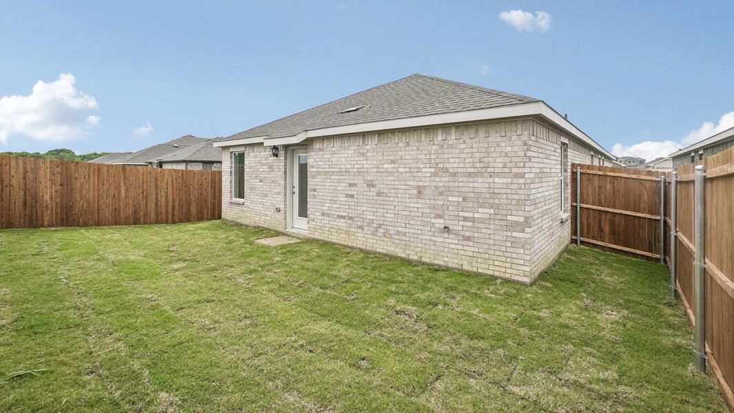 Exterior details and patio area of a home in Creekside Ranch, Blue Ridge (Image 3).