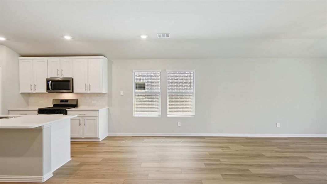 Photo is not of the actual home, but is an inspirational photo of builder’s model home and may depict options, furnishings, and/or decorator features that are not included. Photo is not of the actual home, but is an inspirational photo of builder’s model home and may depict options, furnishings, and/or decorator features that are not included.