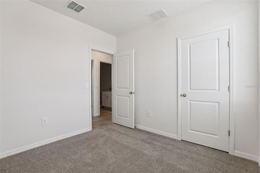 Spacious, unfurnished interior of a new home in Hamilton Bluff - Classic Series, Lake Hamilton (Image 31).