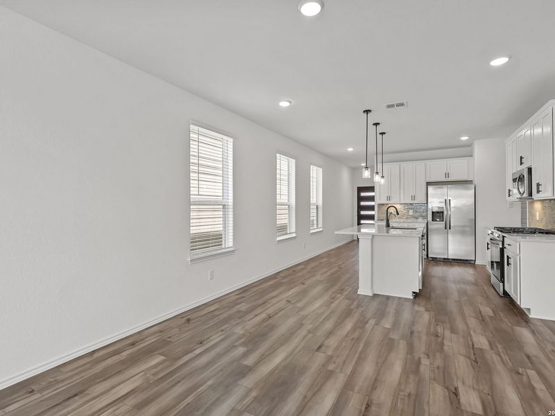 Spacious, unfurnished interior of a new home in Meadows at Oak Creek, San Antonio (Image 19).