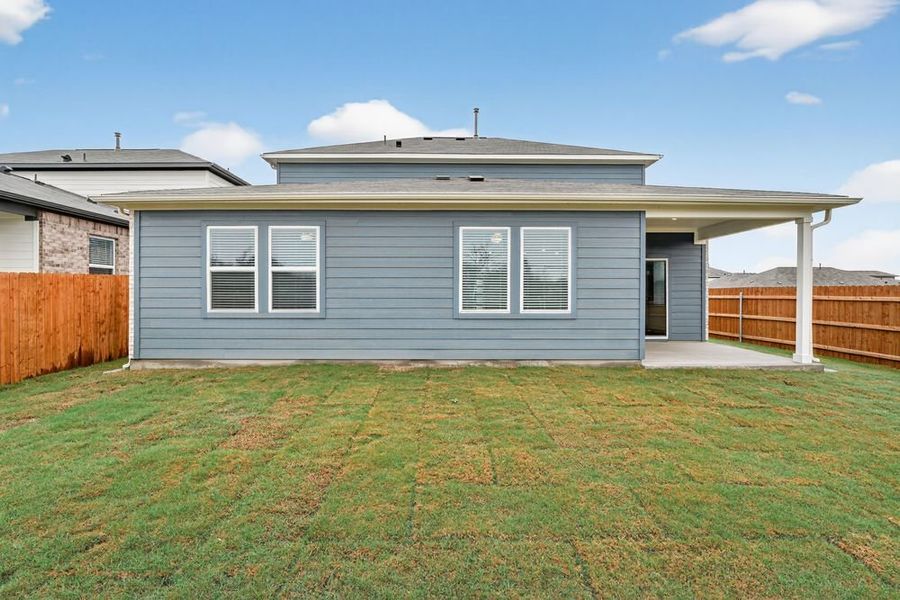 Exterior details and patio area of a home in Lisso, Pflugerville (Image 3).