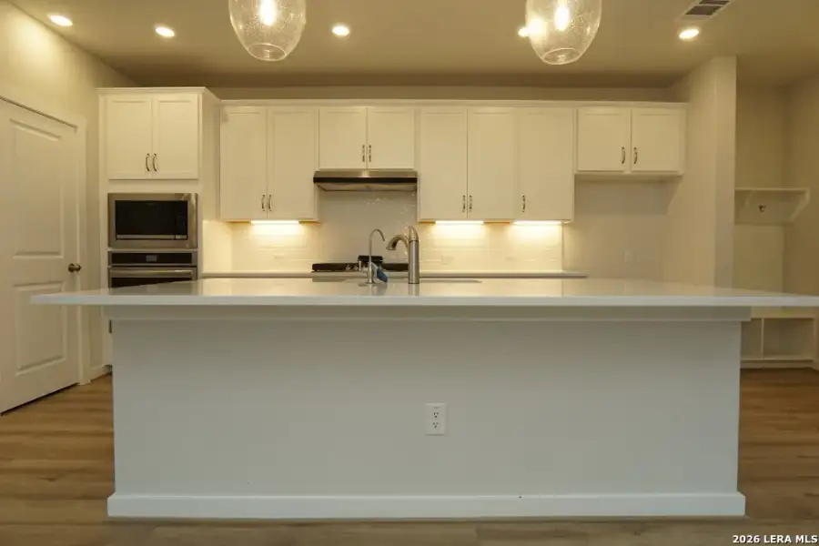 Furnished interior view inside a new home in Ladera - High Point 45', San Antonio (Image 12). Furnished interior view inside a new home in Ladera - High Point 45', San Antonio (Image 12).