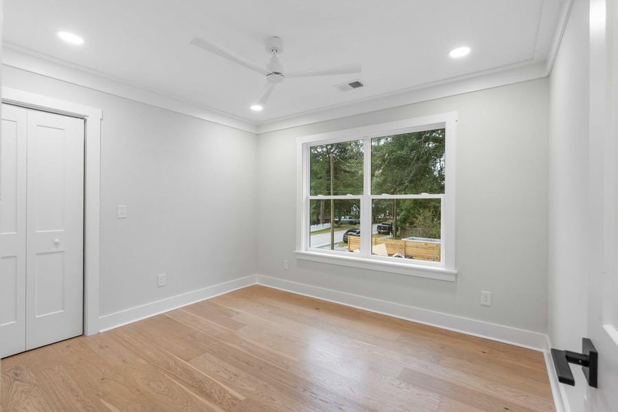 Spacious, unfurnished interior of a new home in , Charleston (Image 50).