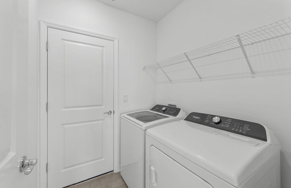 Close-up of interior finishes inside a home in Whispering Lakes, Lehigh Acres (Image 14).