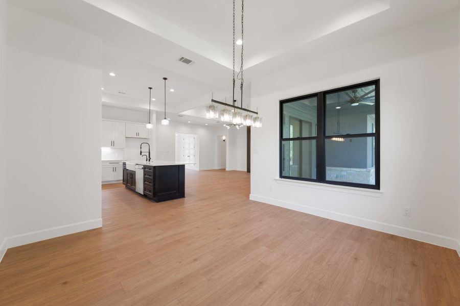 Spacious, unfurnished interior of a new home in , Horseshoe Bay (Image 35).