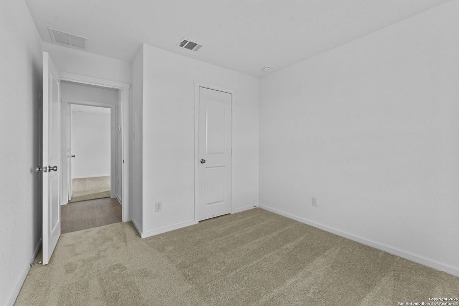 Spacious, unfurnished interior of a new home in Lodi Grove, Floresville (Image 14). Spacious, unfurnished interior of a new home in Lodi Grove, Floresville (Image 14).