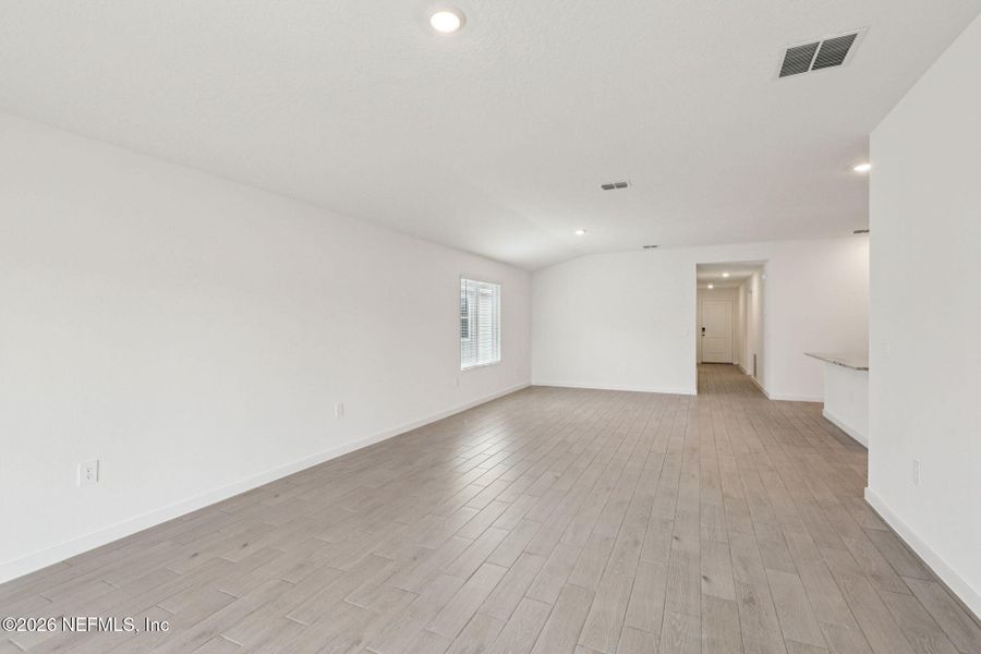 Spacious, unfurnished interior of a new home in Cypress Meadows - Signature Series, Jacksonville (Image 34).