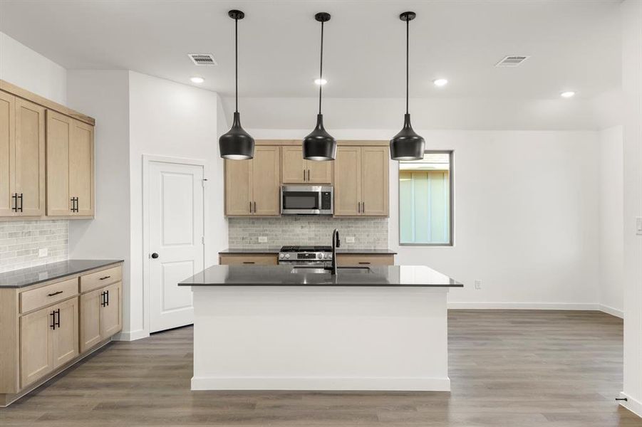 12. 1500 Eagle - Kitchen