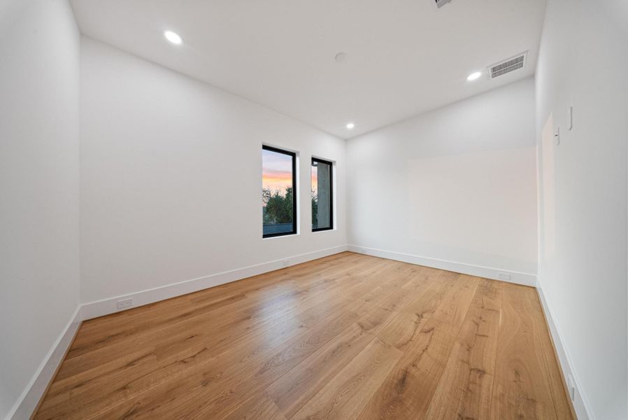 Spacious, unfurnished interior of a new home in , Houston (Image 34).