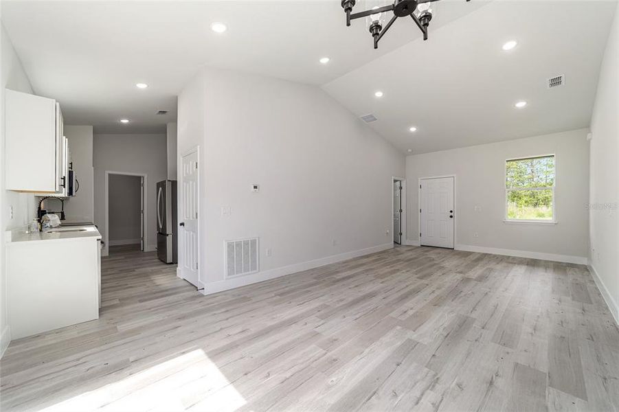 Spacious, unfurnished interior of a new home in , Dunnellon (Image 30). Spacious, unfurnished interior of a new home in , Dunnellon (Image 30).