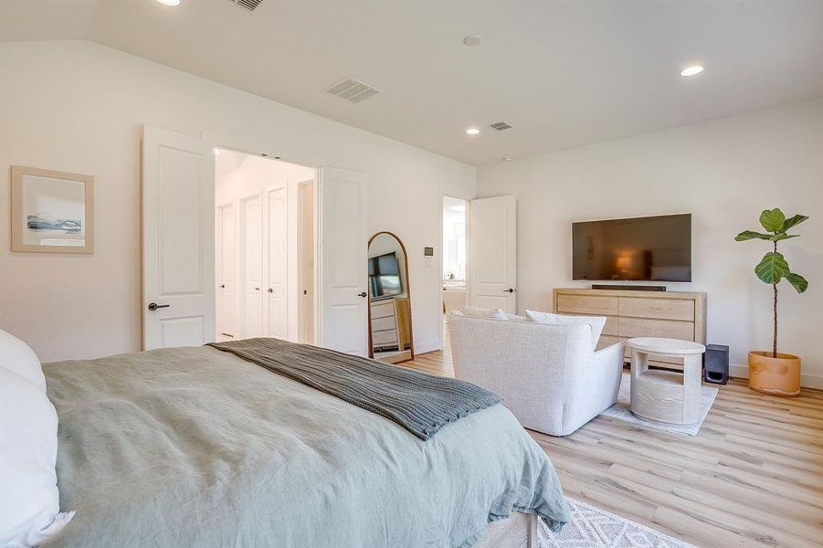 Furnished interior view inside a new home in Walsh 70', Fort Worth (Image 25).