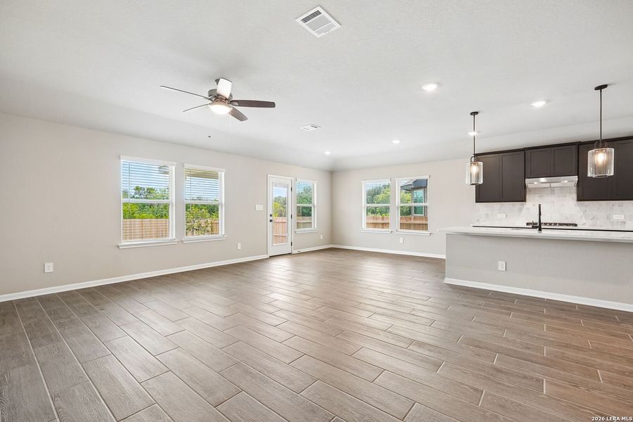 Spacious, unfurnished interior of a new home in , San Antonio (Image 41).