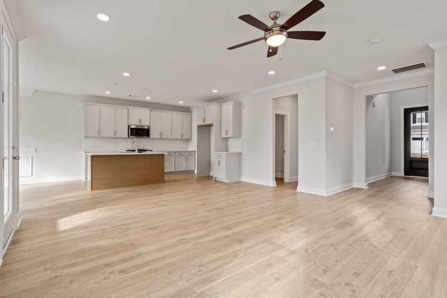 Spacious, unfurnished interior of a new home in Phillips Crossing, Ridgeville (Image 12).