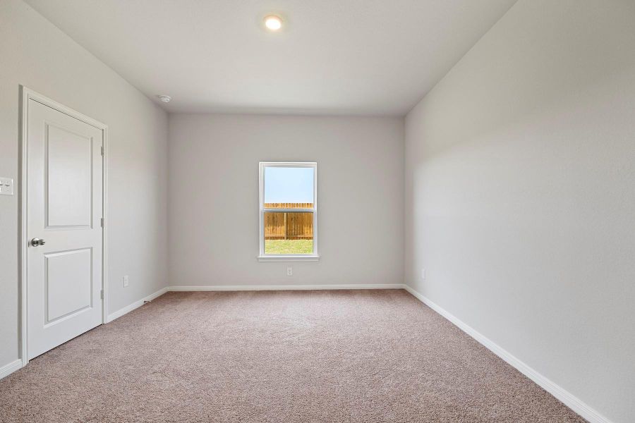 Spacious, unfurnished interior of a new home in Freeman Ranch, Katy (Image 11).
