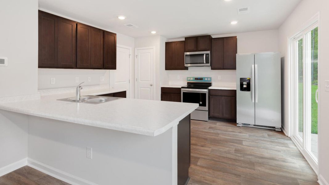 Furnished interior view inside a new home in Eagle Creek, Bolivia (Image 6).