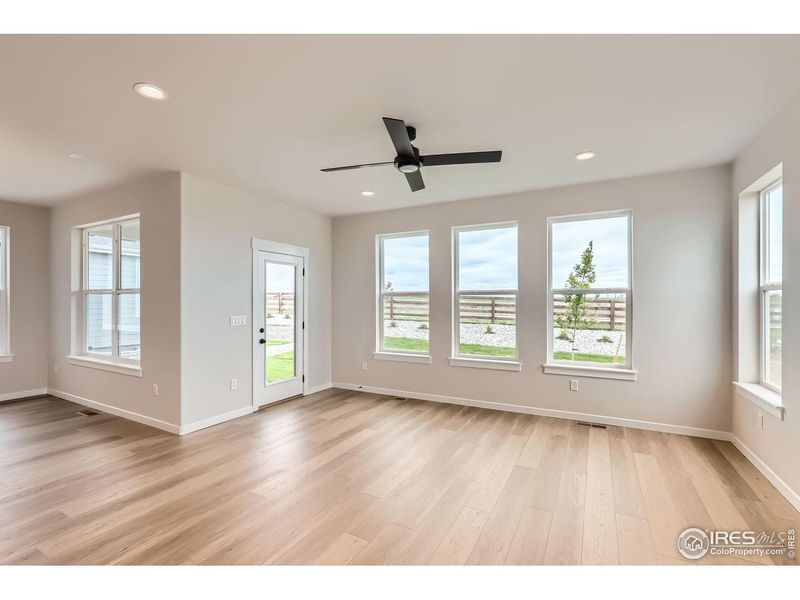 Spacious, unfurnished interior of a new home in Barefoot Lakes, Longmont (Image 17). Spacious, unfurnished interior of a new home in Barefoot Lakes, Longmont (Image 17).