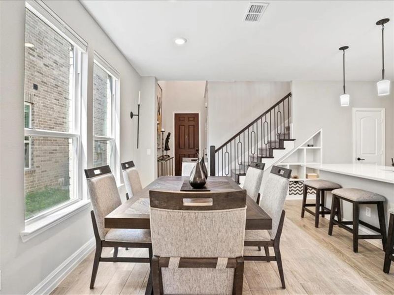 Weeknight dinners, weekend brunches, or late-night snacks—this space is made for memory-making. Weeknight dinners, weekend brunches, or late-night snacks—this space is made for memory-making.