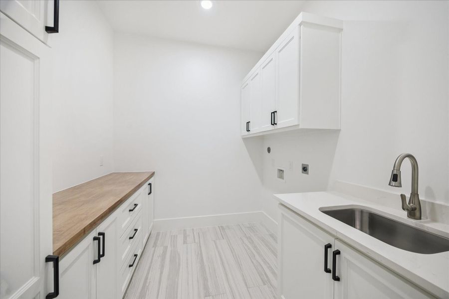 Furnished interior view inside a new home in , Waller (Image 9).